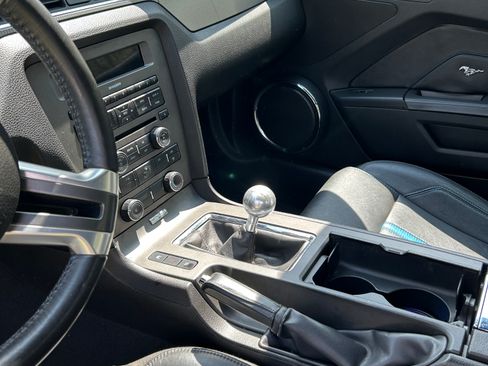 Used 2010 Ford Mustang GT image 12
