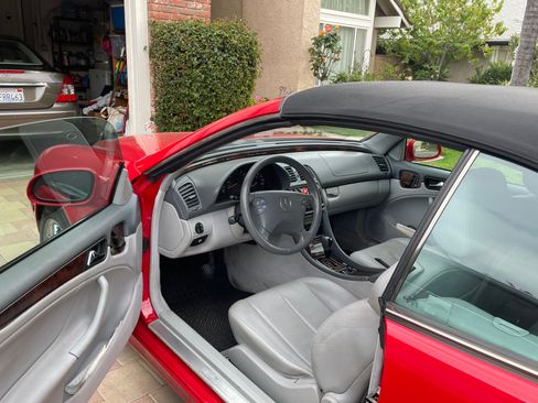 Used 2001 Mercedes-Benz CLK 320 Cabriolet image 4