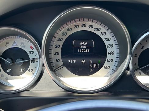 Used 2015 Mercedes-Benz E 400 E 400 Sedan 4D image 24