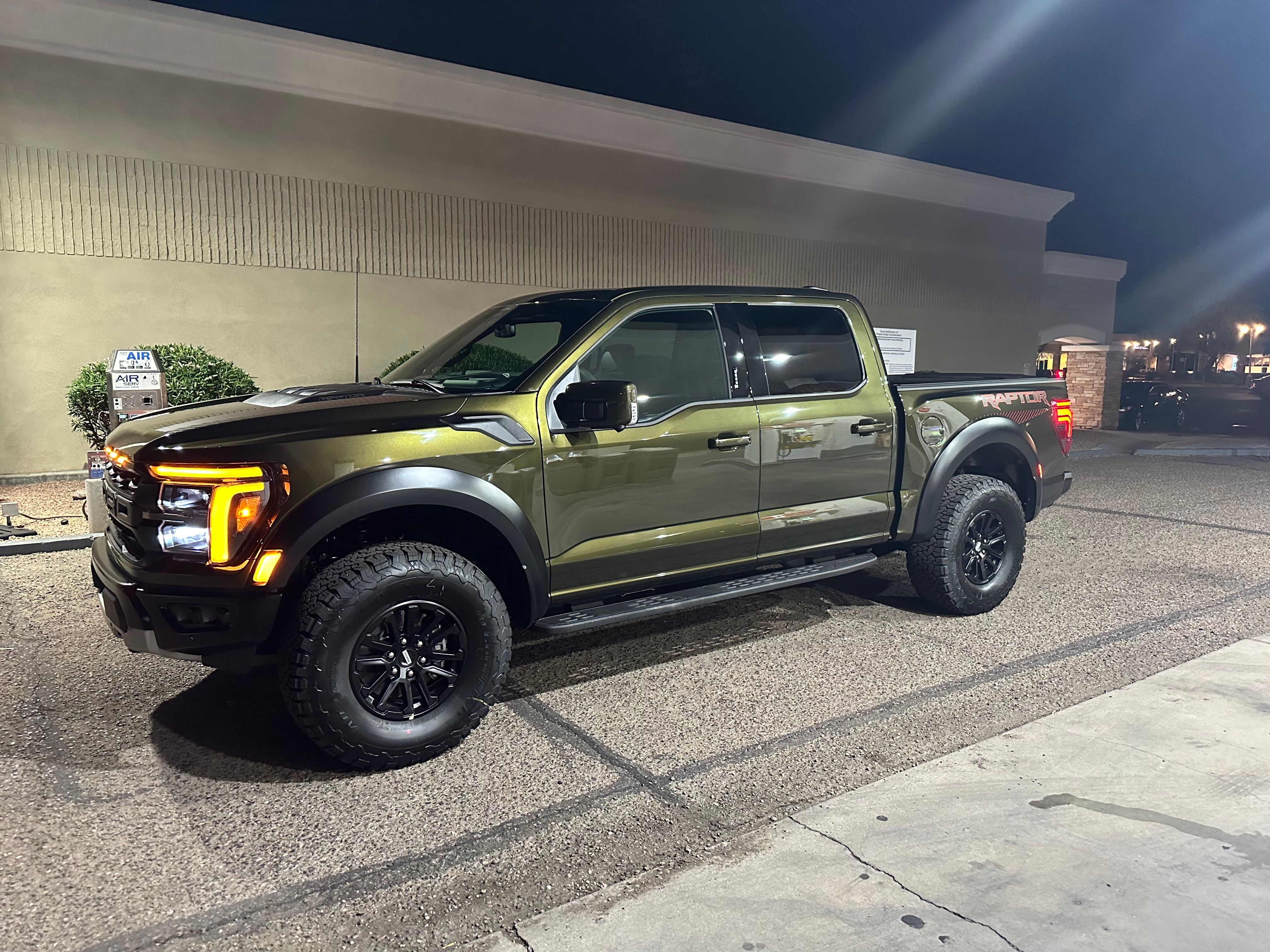 Used 2024 Ford F150 Raptor AWD/4WD image 2
