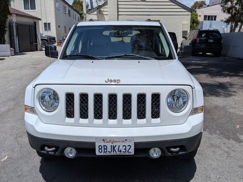 Used 2017 Jeep Patriot 75th Anniversary w/ Power Value Group AWD/4WD image 5