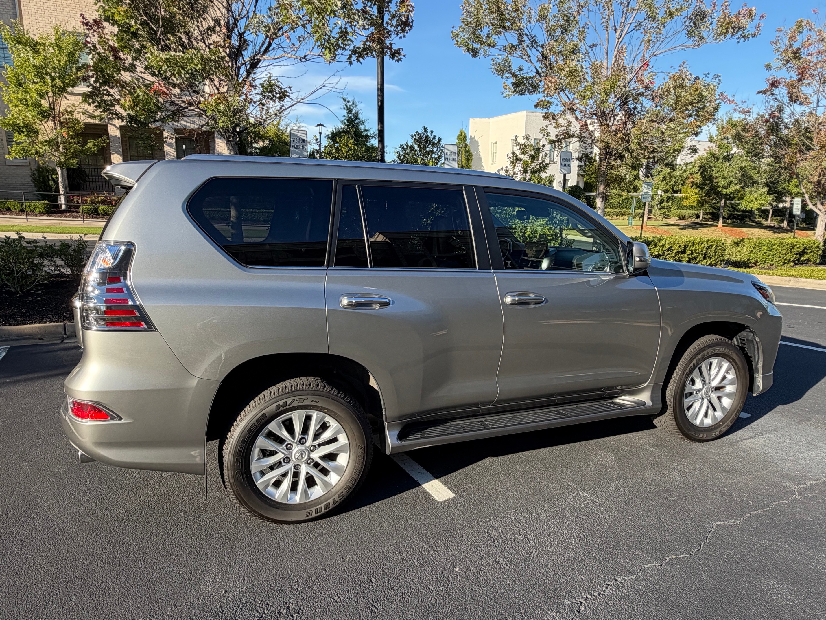 Used 2022 Lexus GX 460 Premium w/ Premium Package AWD/4WD image 8