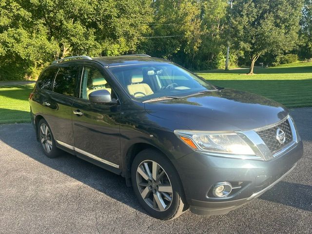 Used 2016 Nissan Pathfinder Platinum AWD/4WD image 4