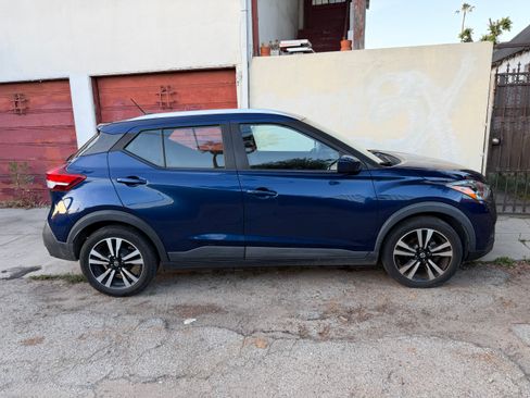 Used 2020 Nissan Kicks SV image 1