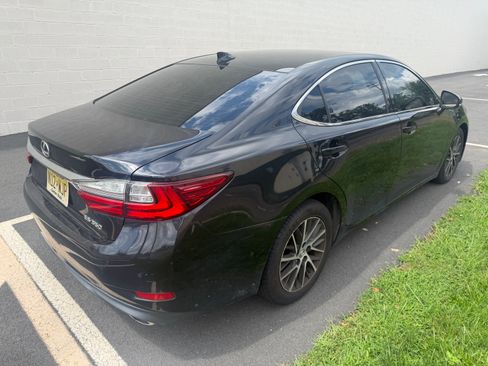 Used 2017 Lexus ES 350 w/ Luxury Package FWD image 8