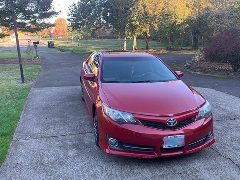 Used 2012 Toyota Camry SE image 6