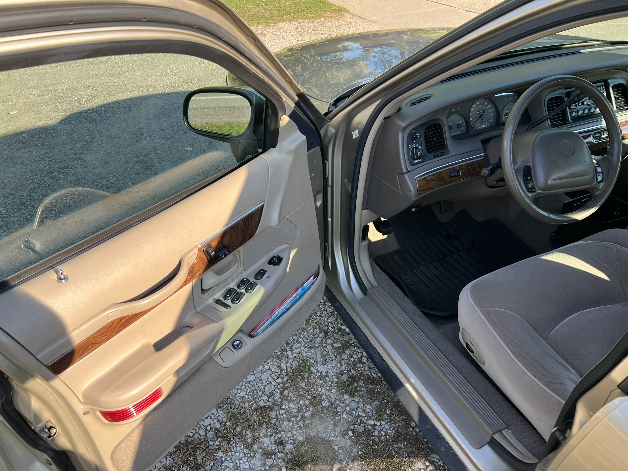 Used 1999 Mercury Grand Marquis LS RWD image 6
