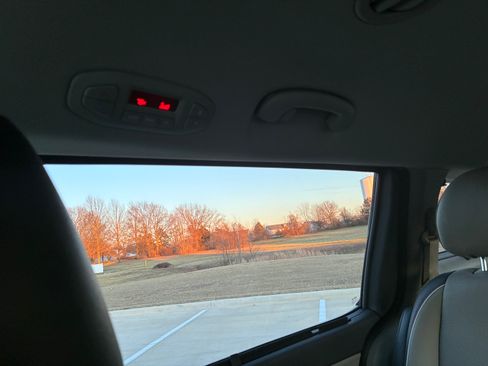 Used 2016 Kia Sedona EX image 6