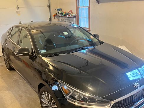 Used 2017 Kia Cadenza Technology image 2