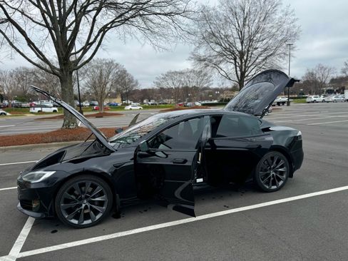 Used 2020 Tesla Model S Long Range Plus image 18