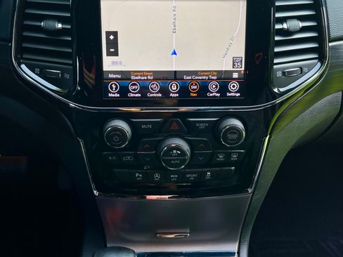 Used 2020 Jeep Grand Cherokee Altitude image 20