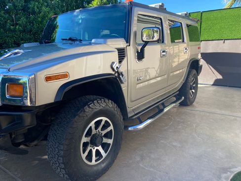 Used 2005 HUMMER H2 w/ Preferred Equipment Group image 10