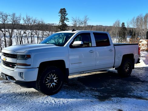 Used 2017 Chevrolet Silverado 1500 LT w/ All Star Edition image 11