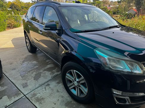 Used 2015 Chevrolet Traverse LT image 8