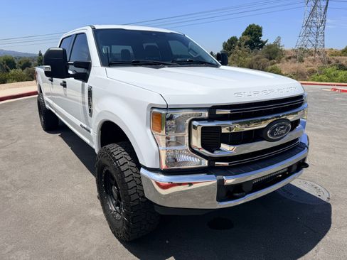 Used 2022 Ford F350 XLT AWD/4WD image 4