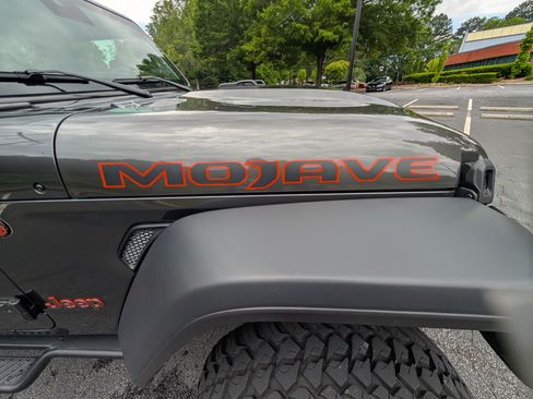 Used 2024 Jeep Gladiator Mojave image 9