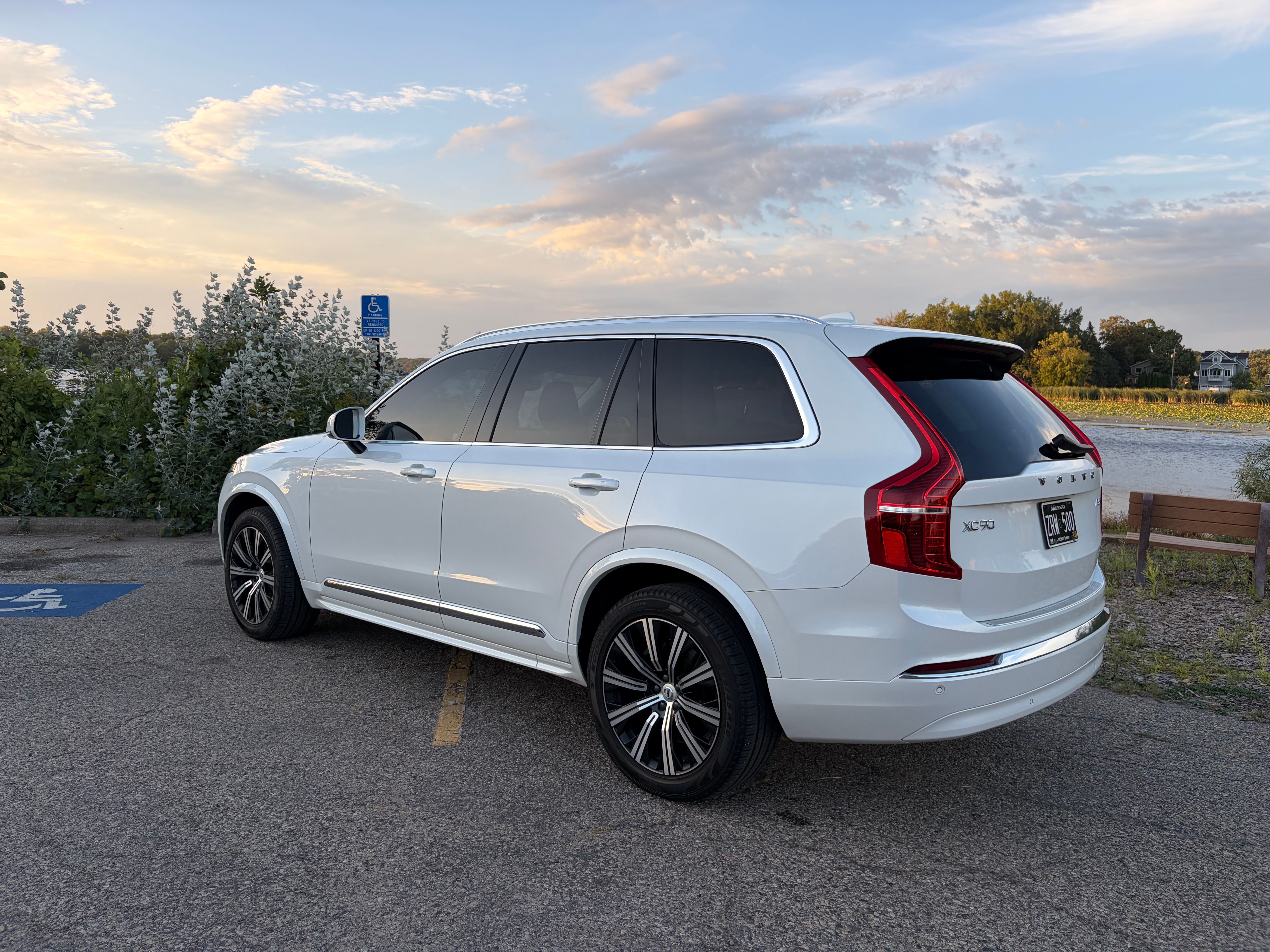 Used 2025 Volvo XC90 B5 Core w/ Protection Package Premier AWD/4WD image 9