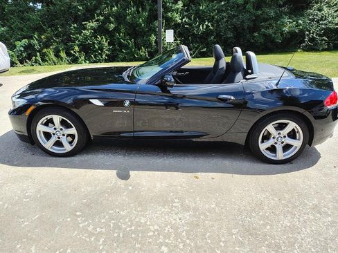 Used 2011 BMW Z4 sDrive30i RWD image 2