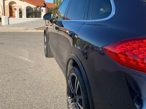 Used 2013 Porsche Cayenne S image 6