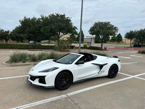 Used 2024 Chevrolet Corvette Z06 w/ Battery Protection Package image 4