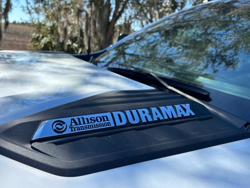 Used 2024 Chevrolet Silverado 2500 LTZ w/ LTZ Plus Package image 8