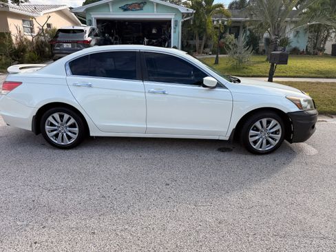 Used 2011 Honda Accord EX-L image 23