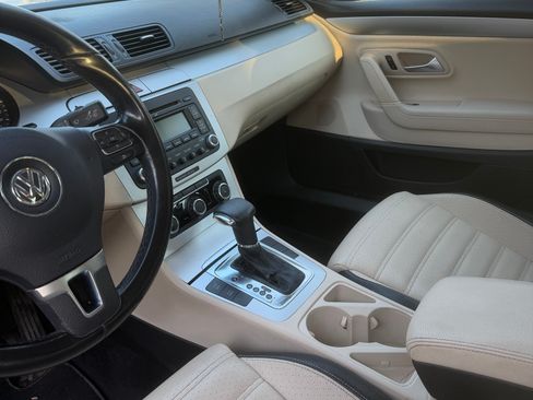 Used 2009 Volkswagen CC Sport image 29