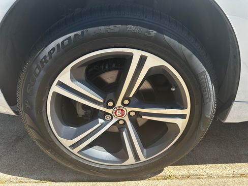 Used 2020 Jaguar F-PACE Checkered Flag image 5