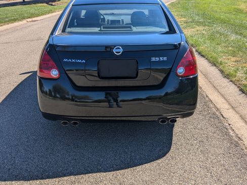 Used 2004 Nissan Maxima 3.5 SE w/ Driver Preferred Pkg image 4