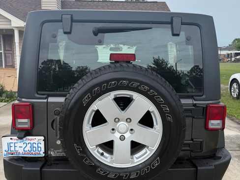 Used 2014 Jeep Wrangler Unlimited Sport AWD/4WD image 12