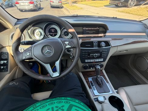 Used 2013 Mercedes-Benz C 250 Sedan image 12