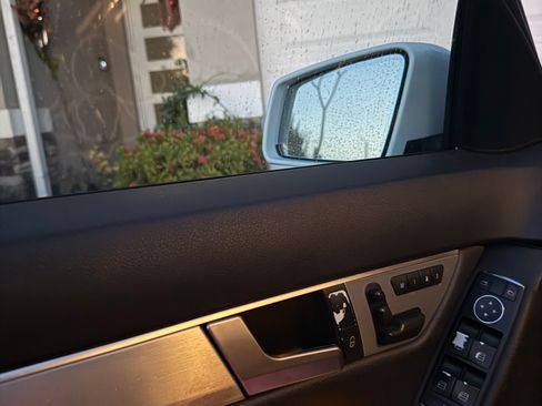 Used 2013 Mercedes-Benz C 250 Sedan image 6