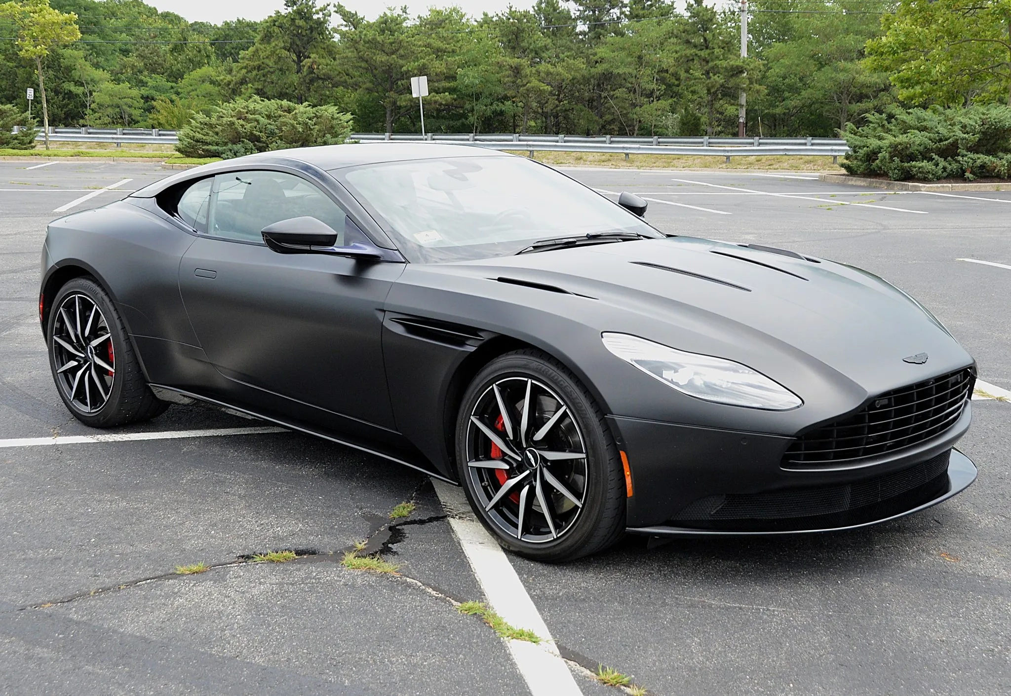 Used 2017 Aston Martin DB11 V12 RWD image 8
