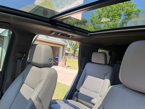 Used 2021 Chevrolet Tahoe Z71 w/ Z71 Signature Package image 8