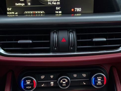 Used 2018 Alfa Romeo Stelvio Sport w/ Quick Order Package 22J Sport image 18