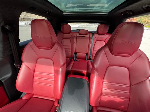 Used 2023 Porsche Cayenne Turbo image 25