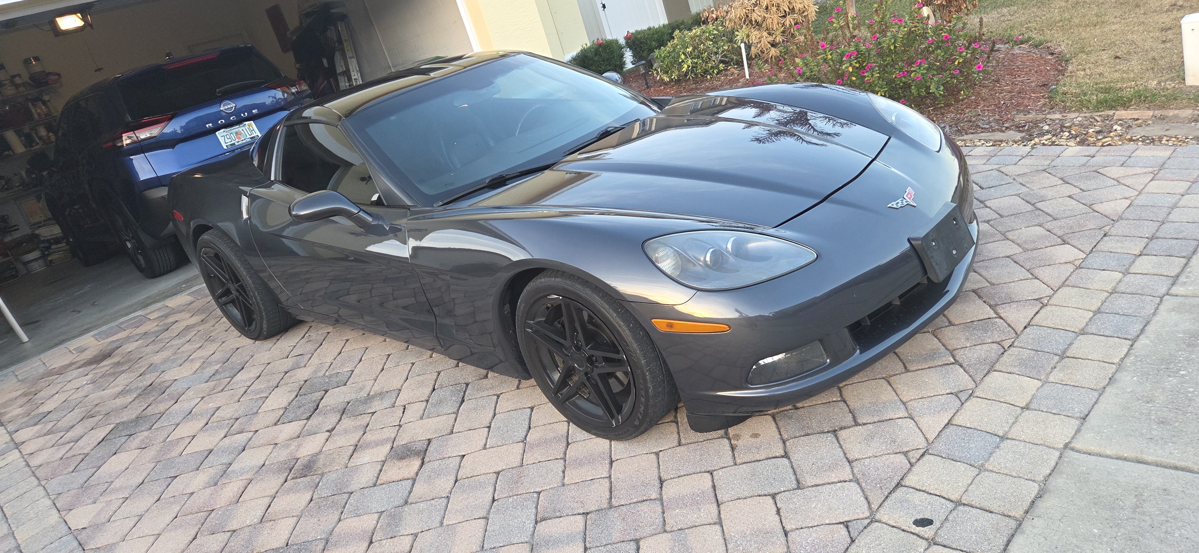 Used 2010 Chevrolet Corvette Coupe w/ Roof Package RWD image 4