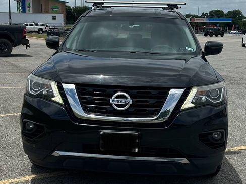 Used 2020 Nissan Pathfinder SV AWD/4WD image 2