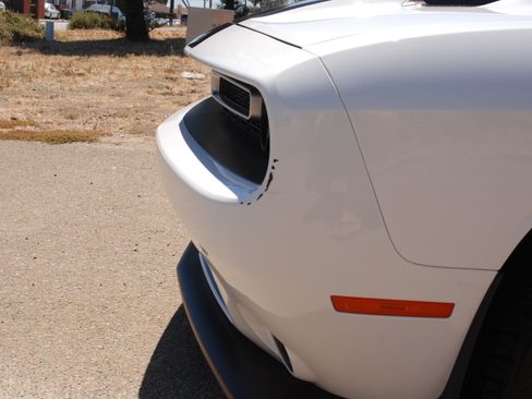 Used 2016 Dodge Challenger SXT RWD image 19