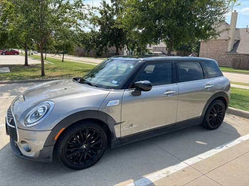 Used 2020 MINI Cooper Clubman S image 1