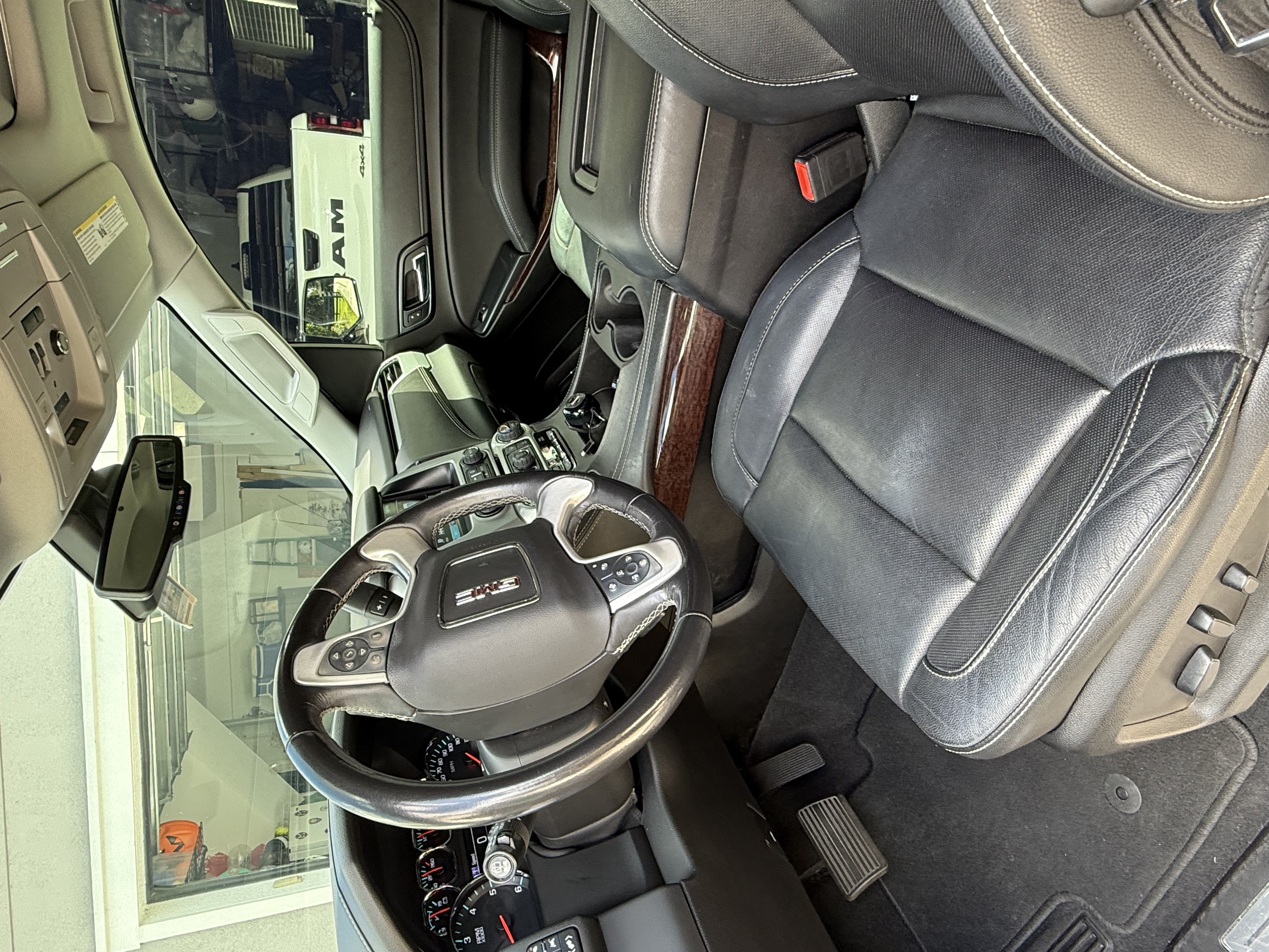 Used 2020 GMC Yukon SLT AWD/4WD image 10