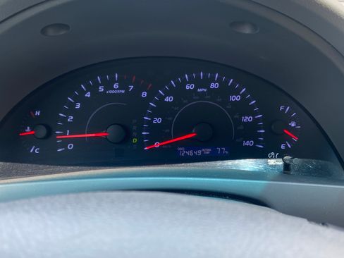 Used 2010 Toyota Camry LE FWD image 6
