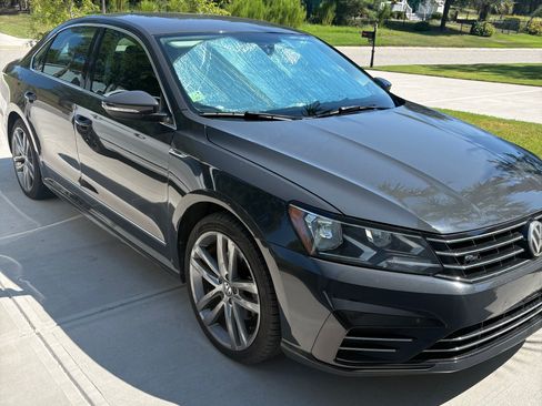 Used 2017 Volkswagen Passat 1.8T R-Line FWD image 4