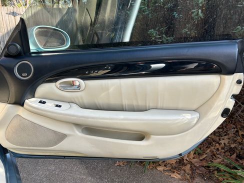 Used 2004 Lexus SC 430 Convertible image 12