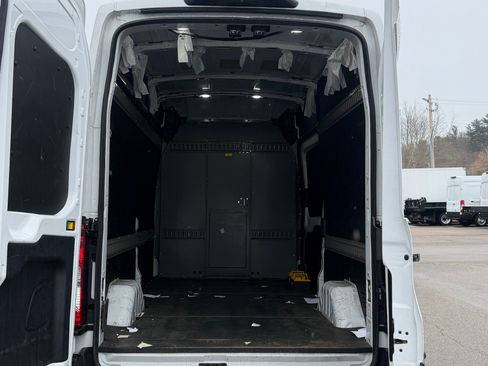 Used 2022 Ford E-Transit 148 High Roof w/ Interior Upgrade Package RWD image 10