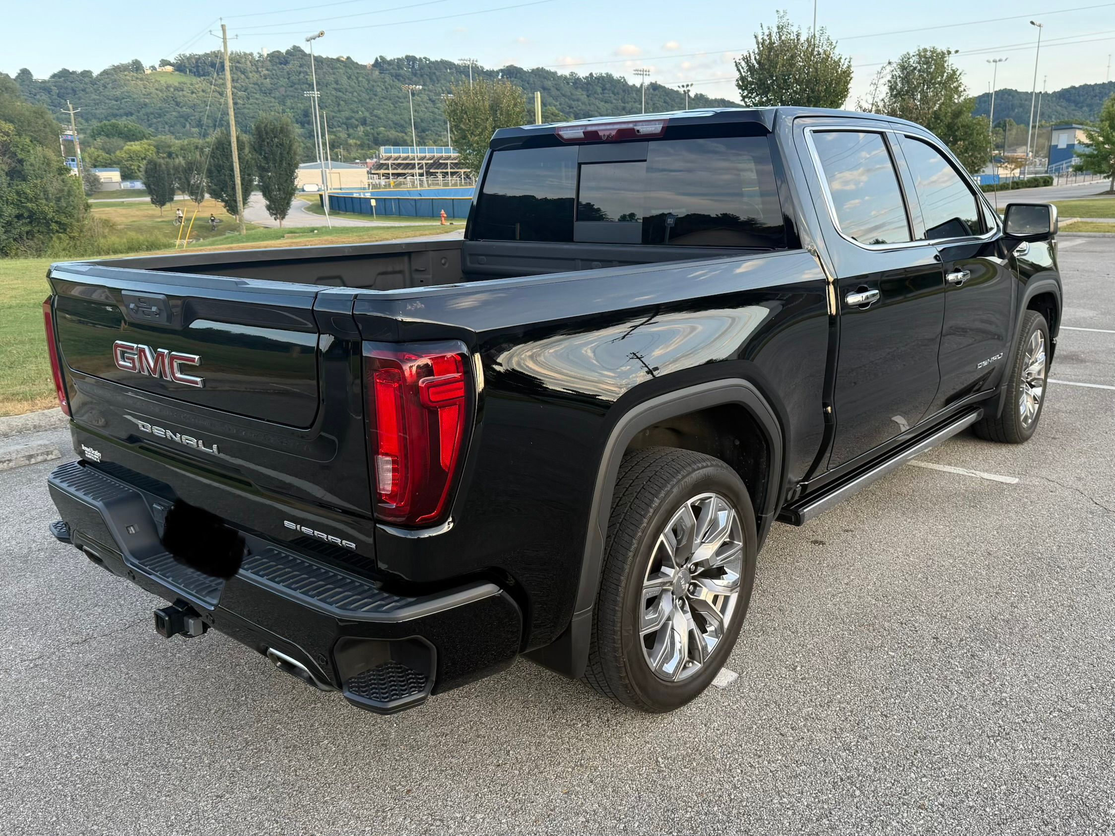 Used 2024 GMC Sierra 1500 Denali AWD/4WD image 8