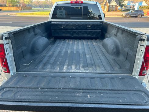 Used 2006 Dodge Ram 2500 Truck SLT image 9