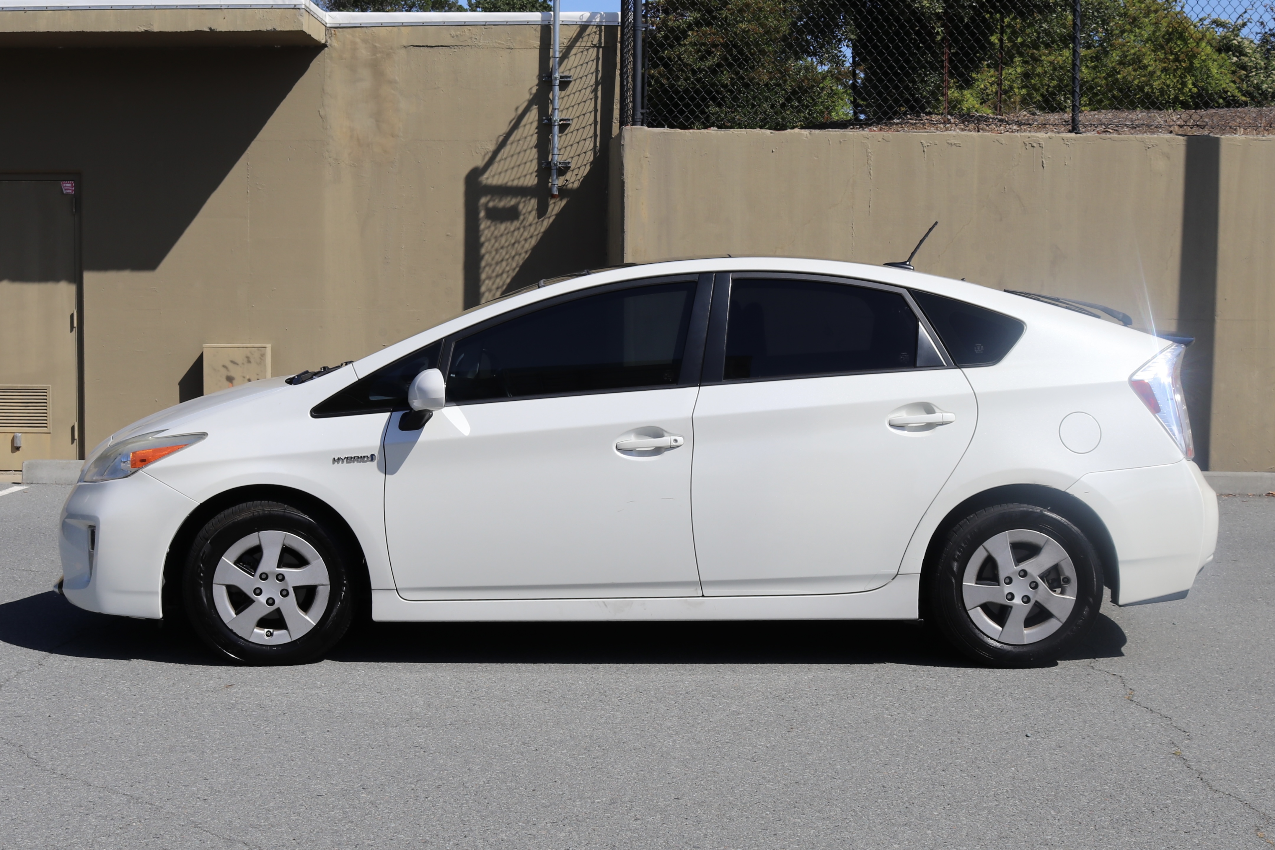 Used 2015 Toyota Prius Four w/ Deluxe Solar Roof Package FWD image 1