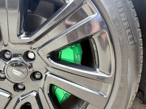 Used 2022 Land Rover Range Rover SE image 25