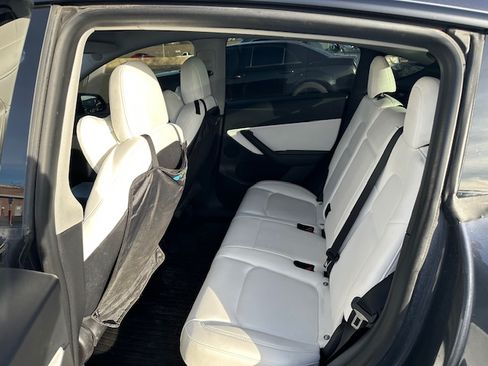 Used 2021 Tesla Model Y Performance image 12